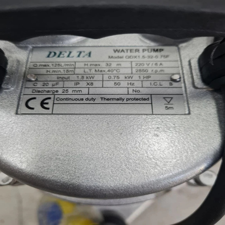 پمپ کف کش دلتا مدل QDX1.5-32-0.75F با قطر ورودی ۱ اینچ